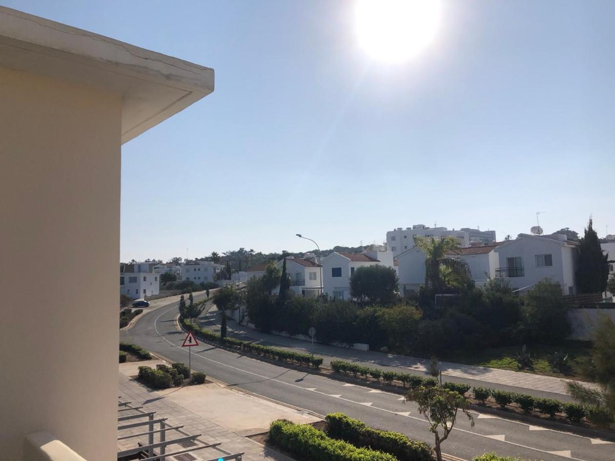 Sunny Holiday By Konnos Paralimni Exterior foto